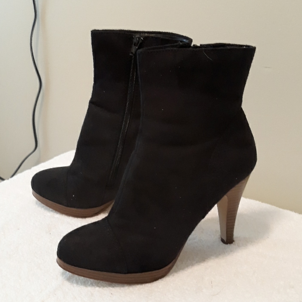 black booties